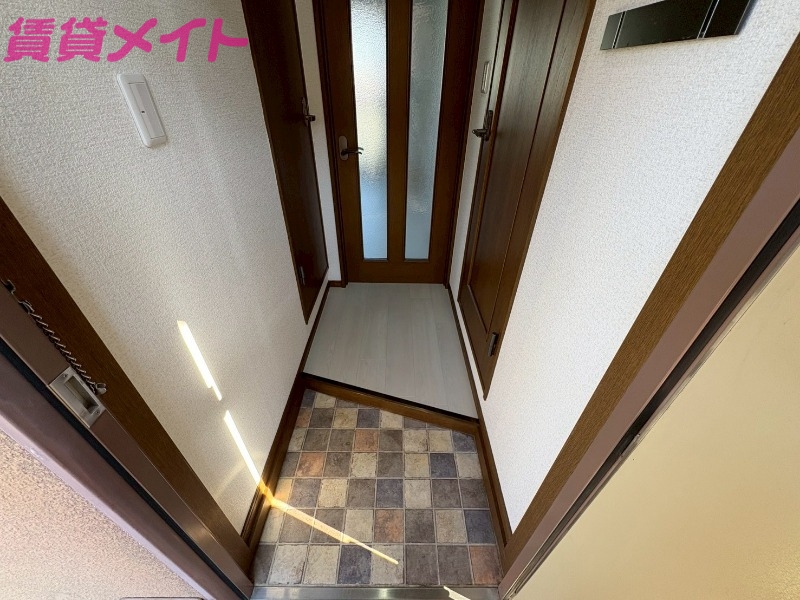 玄関　同型参考写真