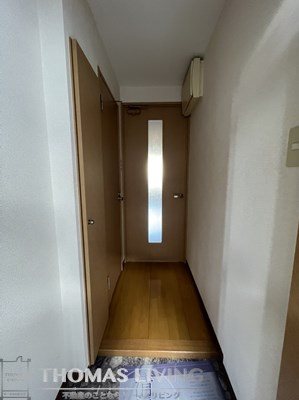 玄関　※別号室の参考写真です。