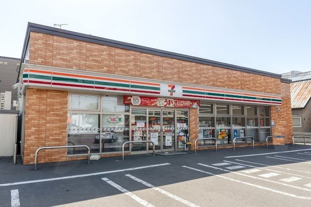 コンビニ　セブンイレブン小樽真栄店（コンビニ）まで400m