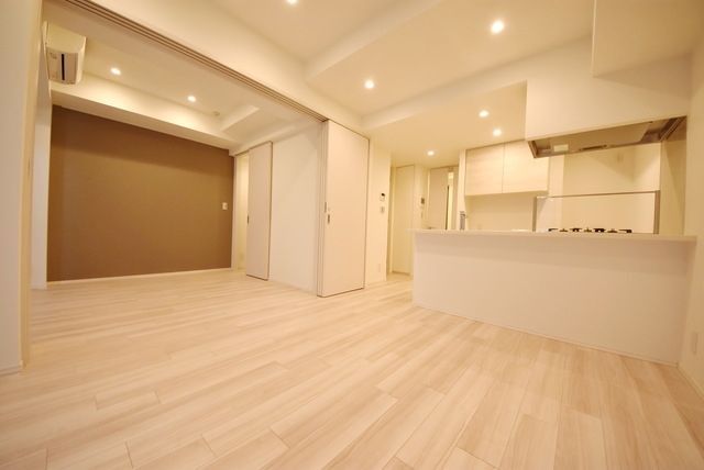 居室・リビング　写真は同タイプ住居です。