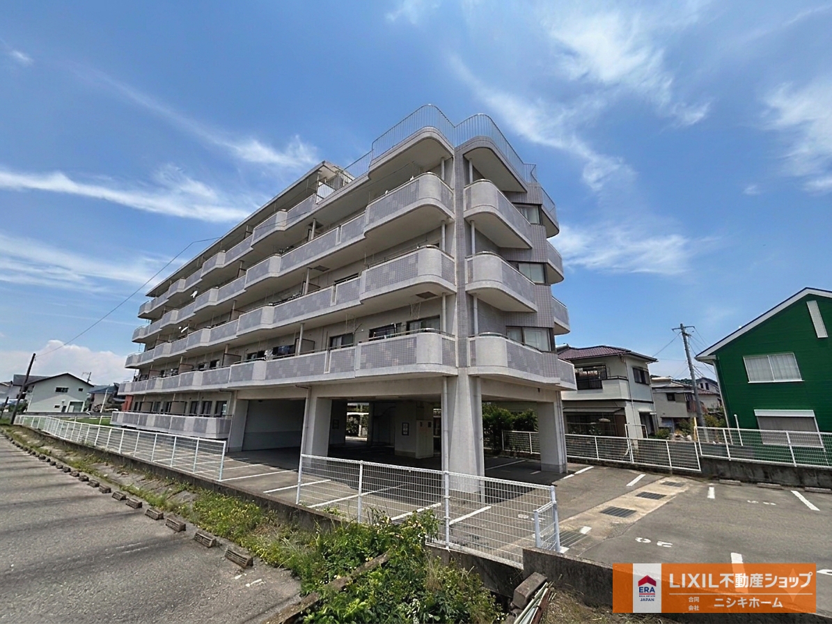 ＪＲ牟岐線 中田駅 徒歩26分 5階建 築32年の居間写真