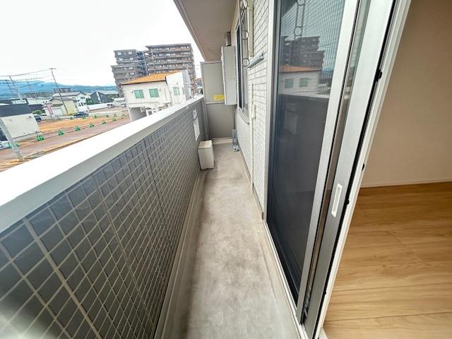 バルコニー　同タイプの別部屋の写真です