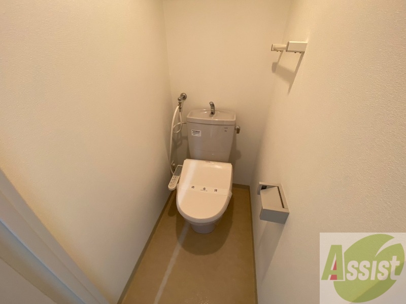 トイレ　こちらはトイレです。清潔感があり、安心して使用できます。