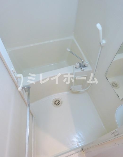 バス・シャワールーム　同建物内、別のお部屋の参考写真になります。