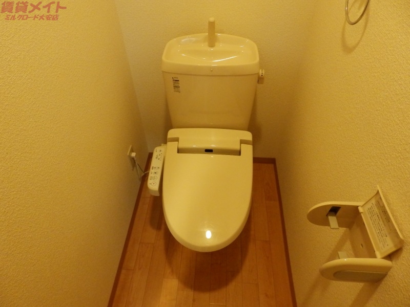 トイレ　同型参考写真