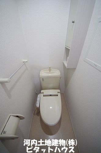 トイレ　温水洗浄便座