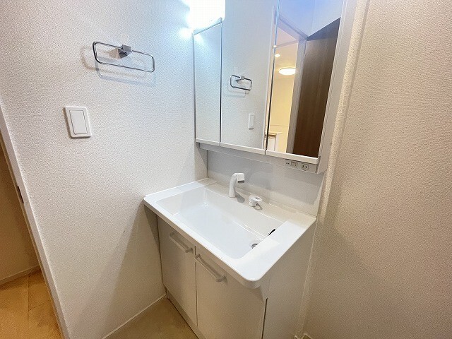 洗面設備　写真は同タイプのお部屋です