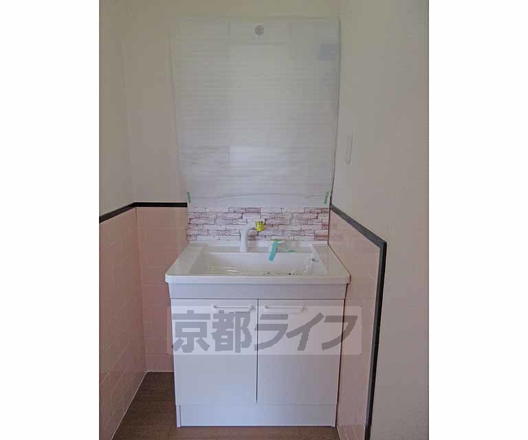 洗面設備　新しい綺麗な洗面台です・