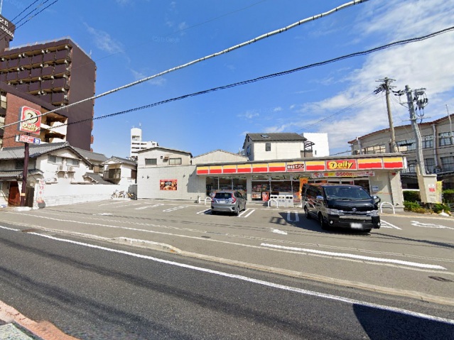 コンビニ　デイリーヤマザキ平野加美南店（コンビニ）まで214m