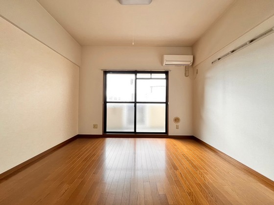 居室・リビング　※別部屋の写真です