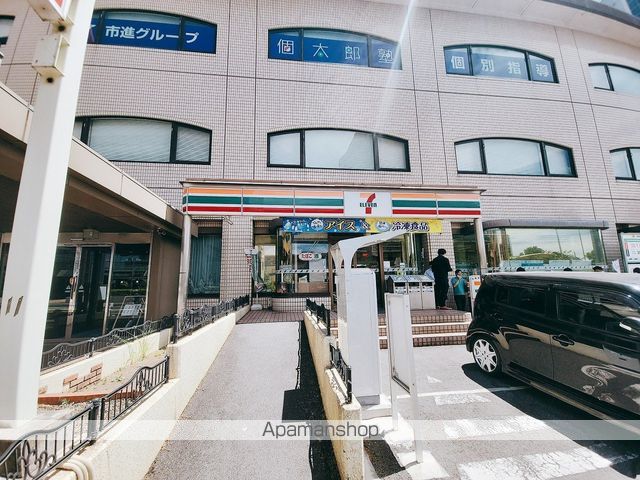 コンビニ　セブン－イレブン千葉みなと駅前店（コンビニ）まで724m