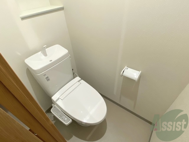 トイレ　こちらはトイレです。清潔感があり、安心して使用できます。
