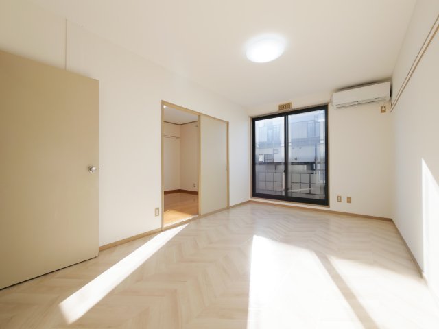 クレールコート Aの居間写真