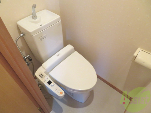 トイレ　トイレはこちらウォシュレット付きになりますよー