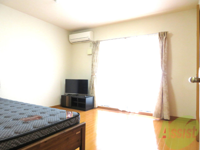 居室・リビング　南向きの明るいお部屋になっていますねー。