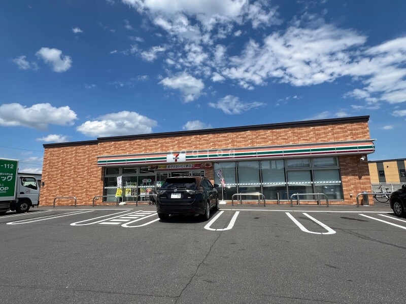 コンビニ　セブンイレブン旭川忠和8条店（コンビニ）まで567m