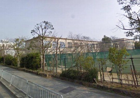 中学校　京都市立桂中学校（中学校）まで577m
