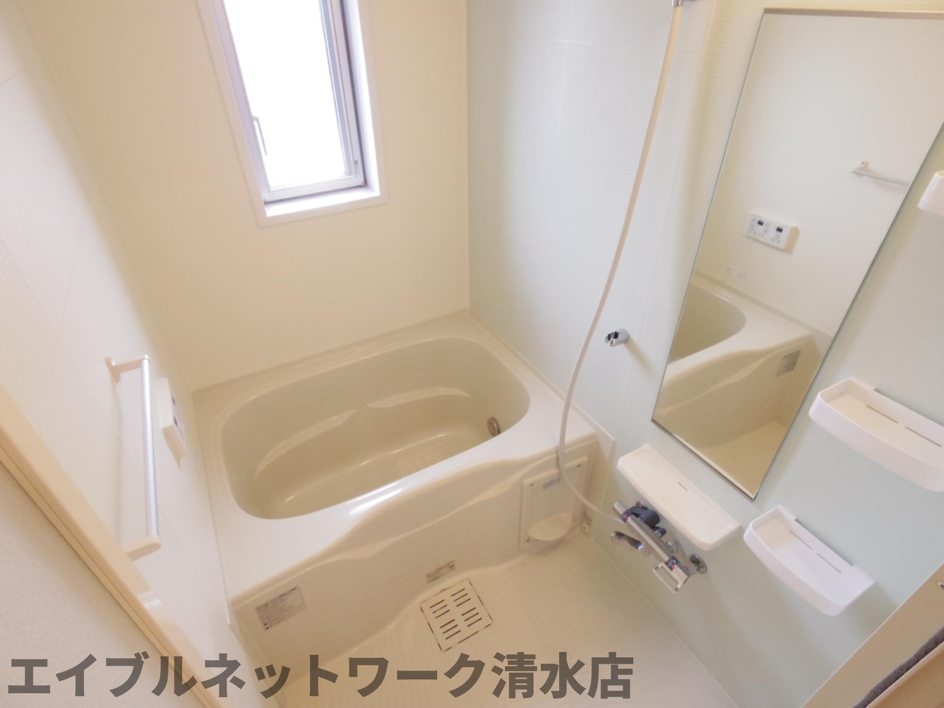バス・シャワールーム　きれいなお風呂です