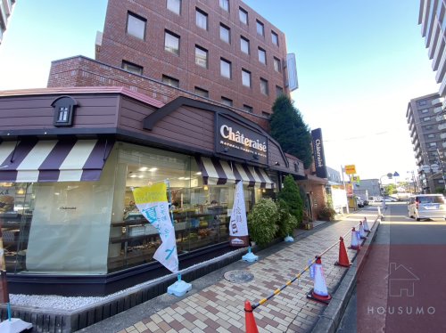 飲食店　シャトレーゼ 江坂店（飲食店）まで549m