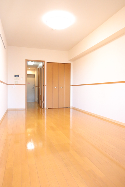 その他部屋・スペース　１０帖の洋室♪　※照明は設備ではありません