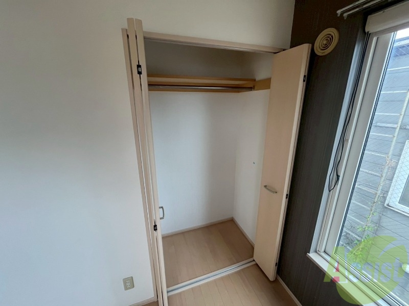 収納　寝室の収納です。部屋がすっきり片付きます。