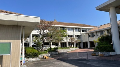 中学校　土岐市立土岐津中学校（中学校）まで1215m