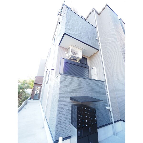 建物外観　外観　オートロック付　宅配ＢＯＸ有り