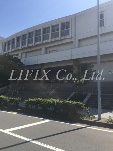 小学校　横浜市立保土ケ谷小学校（小学校）まで945m