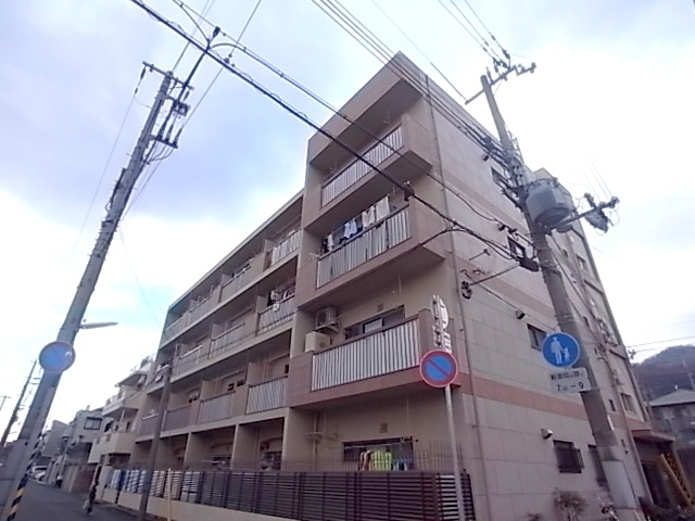 ヴィラ本山の外観写真