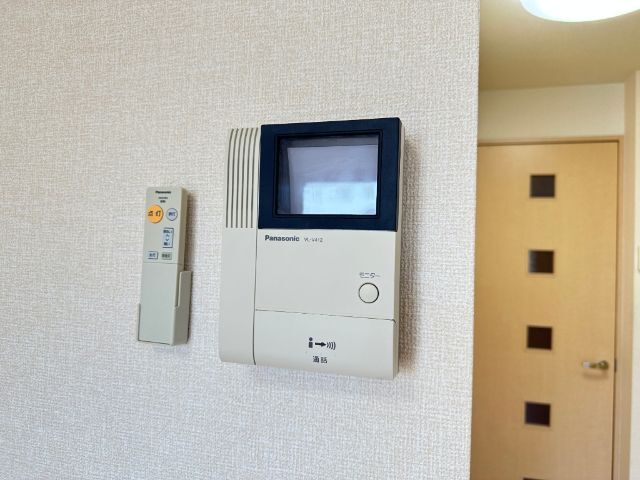 セキュリティ　モニターホンで来客も安心です