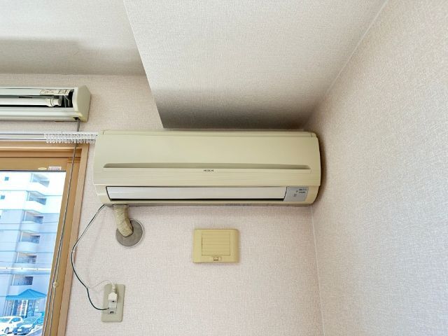 その他設備　リビングにエアコン１基ついてます