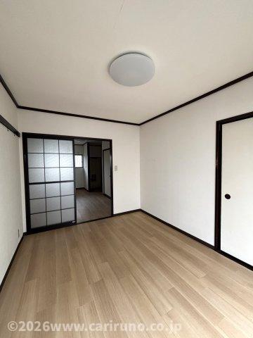 フォーブル旭の居間写真