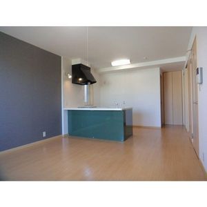 シャーメゾンαVIIの居間写真