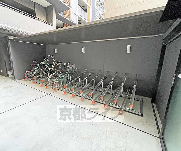 地下鉄烏丸線 五条駅 徒歩2分 11階建 築4年の外観写真