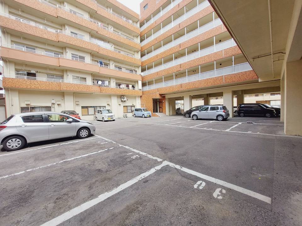 駐車場　駐車場