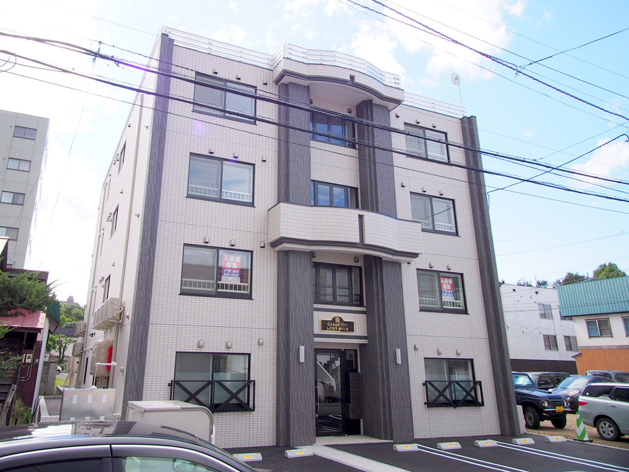 建物外観　インターネットが無料で利用可能なマンションです♪