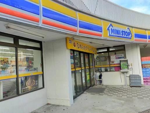 コンビニ　ミニストップ みどり台駅前店（コンビニ）まで763m