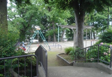 公園　どんぐり山の森緑地（公園）まで976m