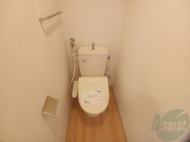 トイレ　シャワートイレになっているので快適です！