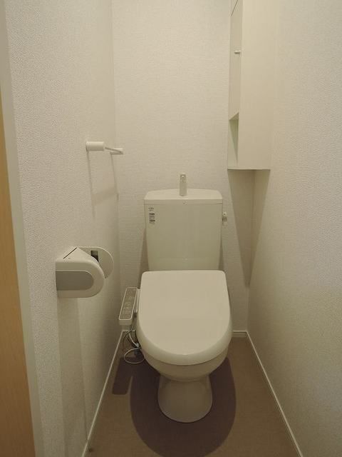 多摩都市モノレール 甲州街道駅 徒歩10分 3階建 築9年のトイレ写真