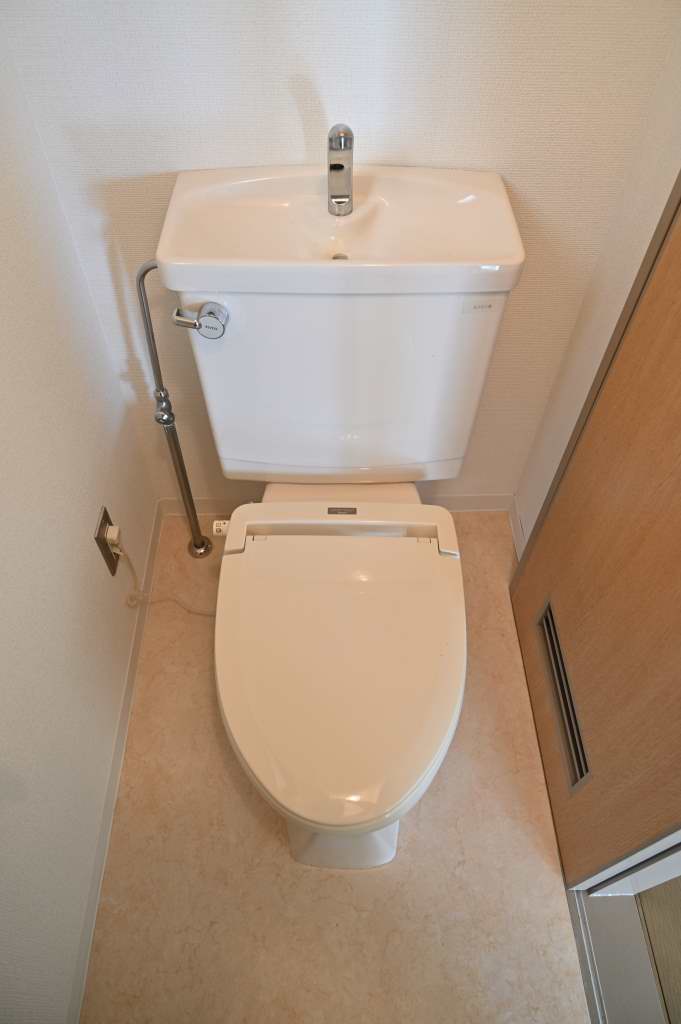 ＪＲ京浜東北線 大森駅 徒歩9分 6階建 築31年のトイレ写真