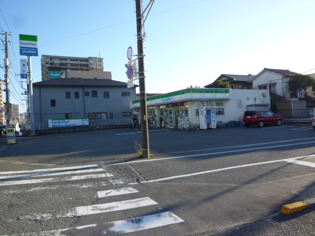 コンビニ　ファミリーマート沼津三園南店（コンビニ）まで445m