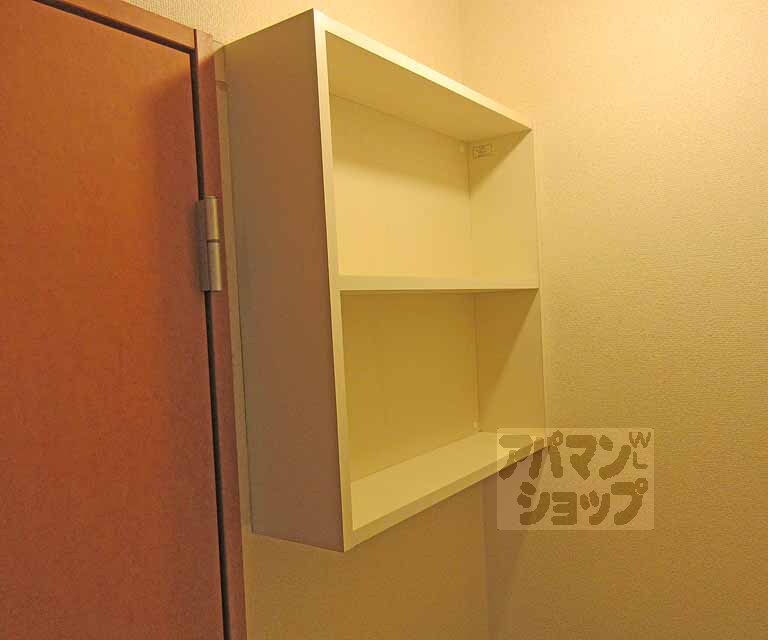 収納　洗濯機置場の上の棚です。