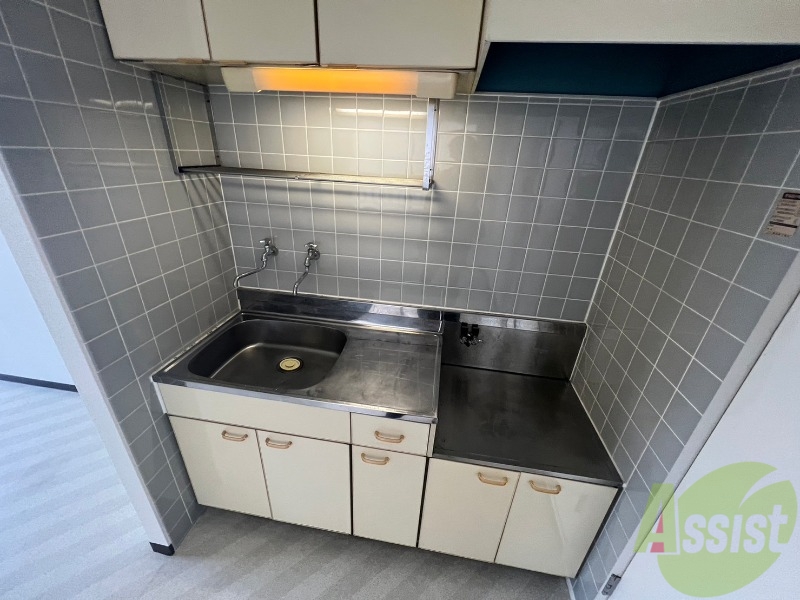 キッチン　キッチンです。ご自身でコンロを設置していただけます。