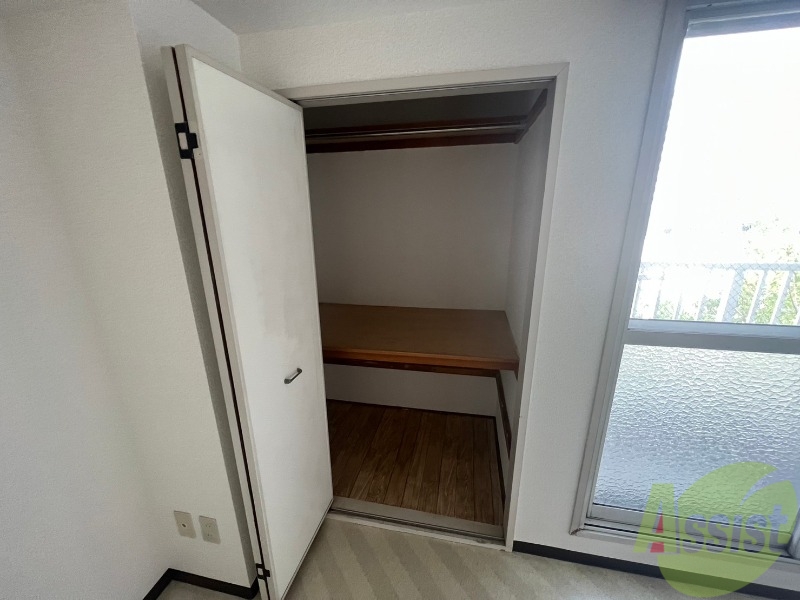 収納　こちらには収納スペースがあります。あると便利ですね！