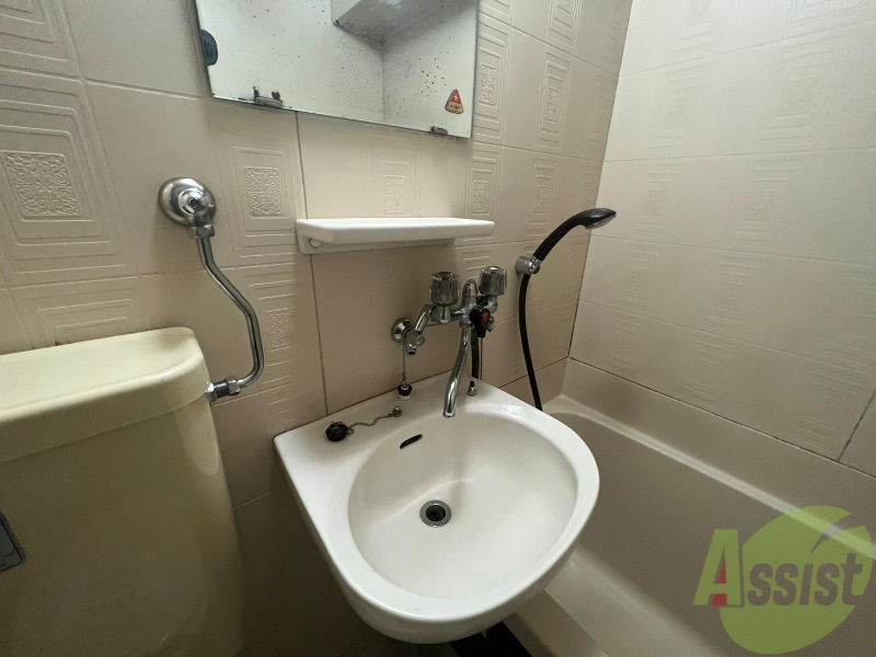 洗面設備　ユニットバス内の洗面台です。朝の身支度もスムーズです。