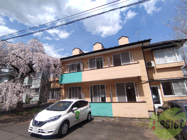 仙台市太白区八木山香澄町のアパートの建物外観