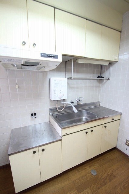 キッチン　同物件別室です