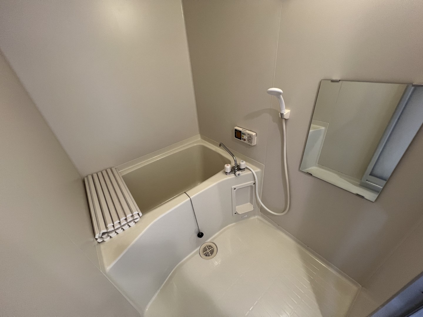 バス・シャワールーム　他室参考写真　便利な追焚機能付