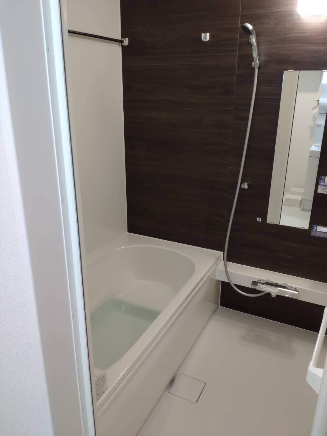 バス・シャワールーム　嬉しい追い焚き機能付き♪